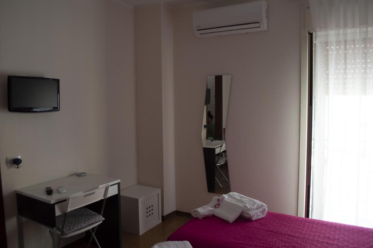 Bed And Breakfast La Volpe Rossa Regalbuto Exterior photo